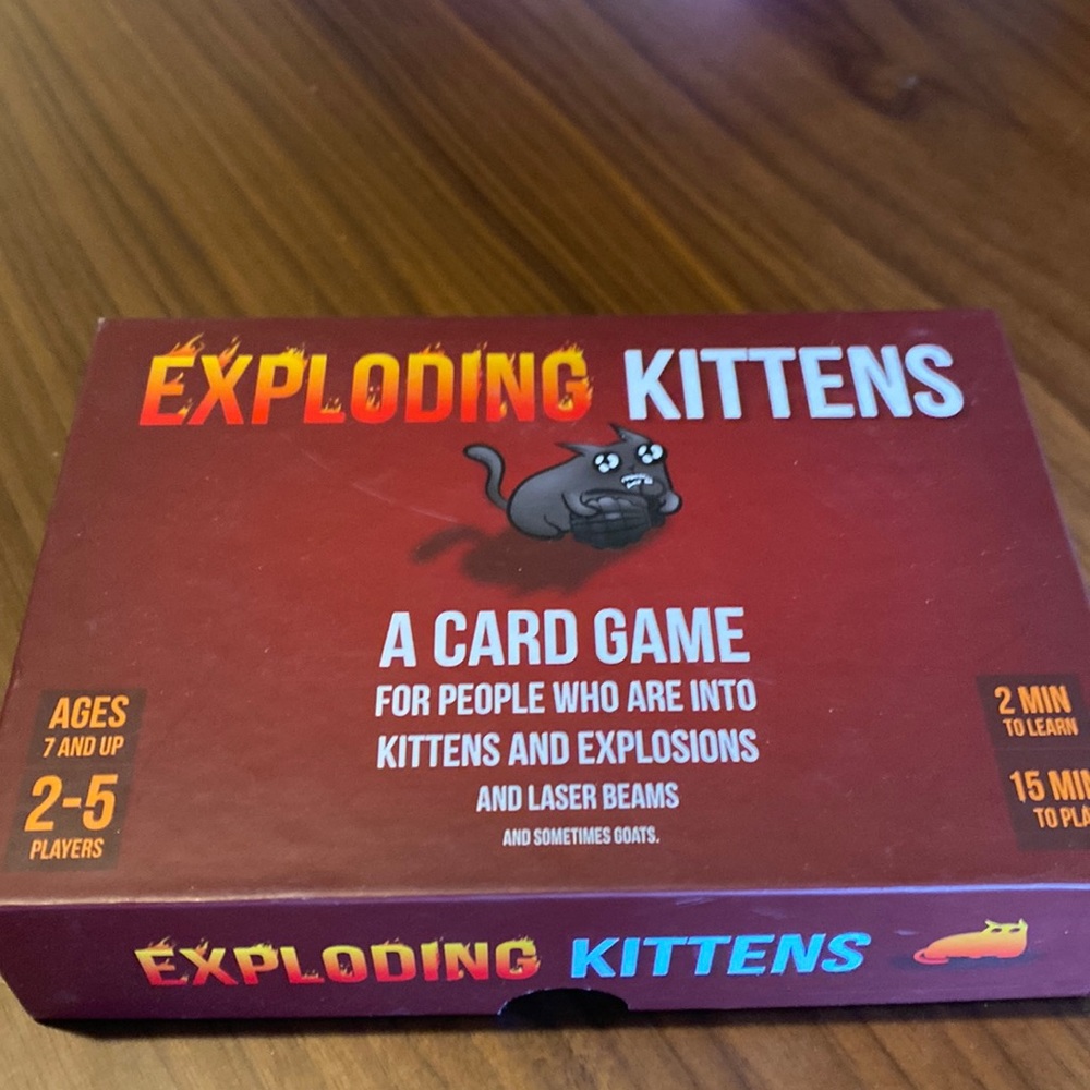 Exploding kittens game